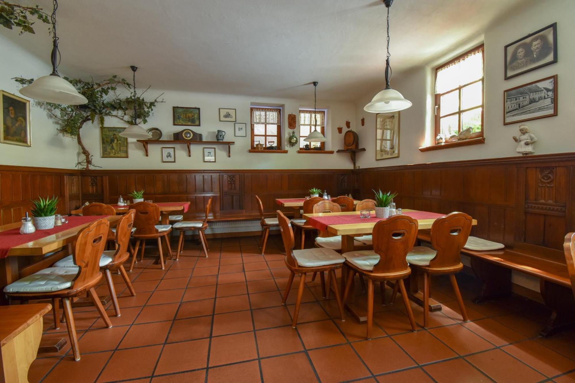 Landgasthof May Willanzheim Екстериор снимка
